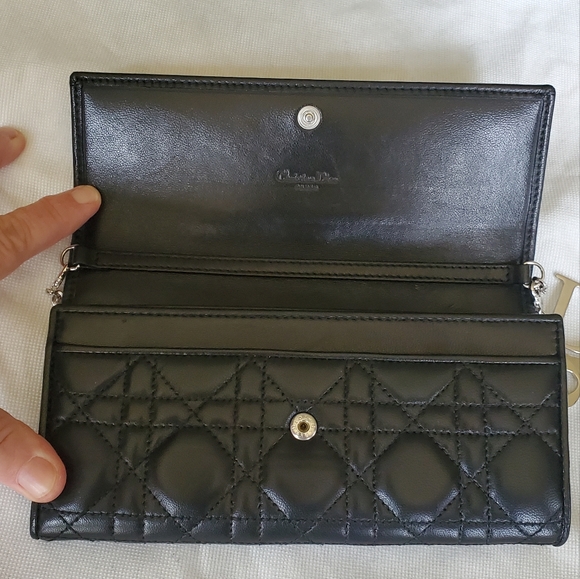 DIOR cannage wallet with chain. - Picture 2 of 8
